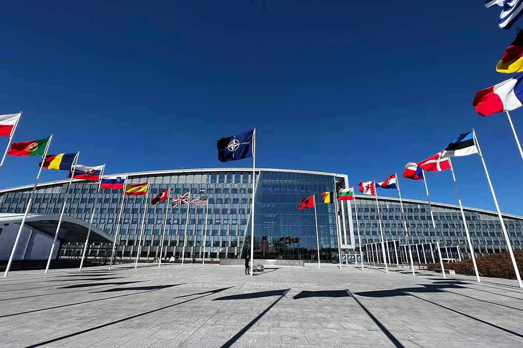 Peace Deal Dangles $300B — What’s The Catch? | Newsworthy